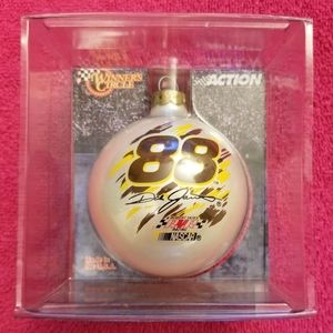 Winner's Circle Dale Jarrett #88 Ornament 2001